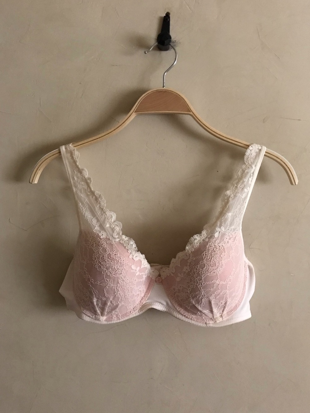 Marilyn Monroe Light Pink White Lace Underwire Bra